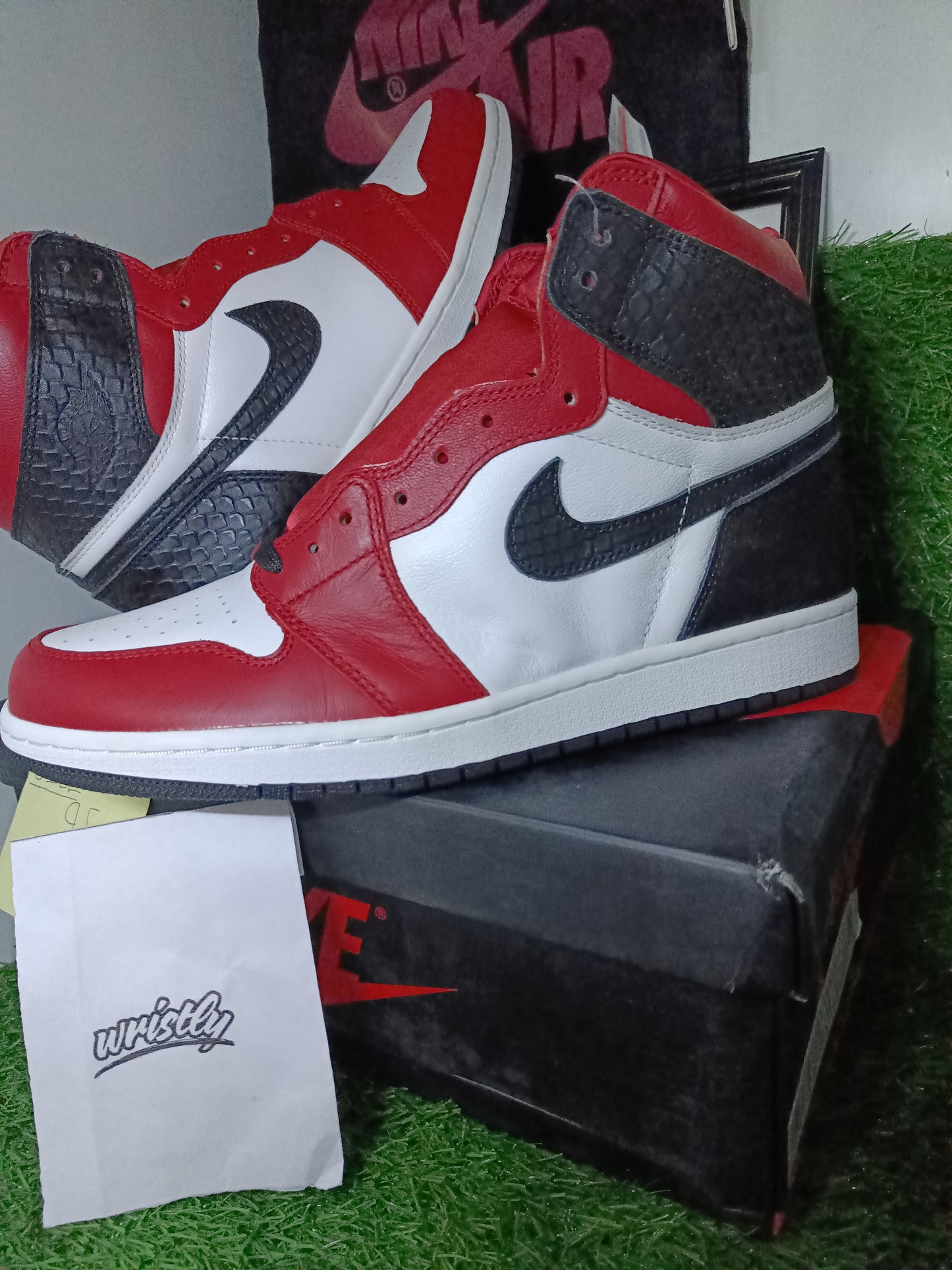 NIK AIR Jordans | Full OG Quality With OG BOX + Laces extra + accessories | Red White Snake print